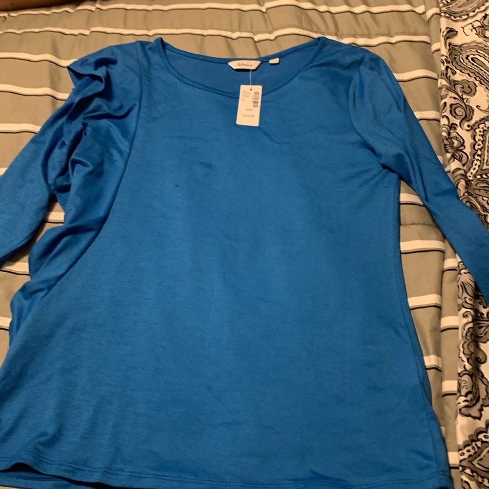 Retina a brand new w/tags top $10
